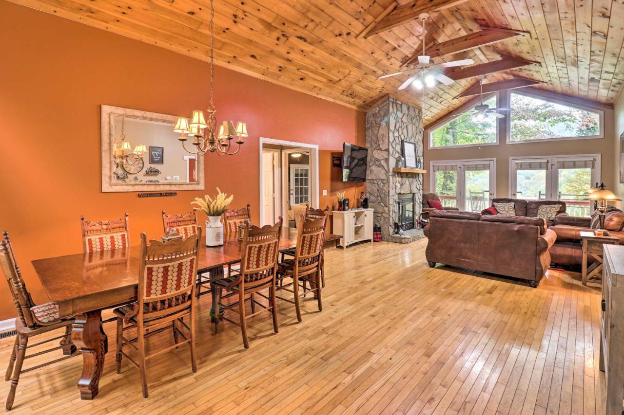 Rustic Red Cabin With Deck In Maggie Valley Club! Exterior foto