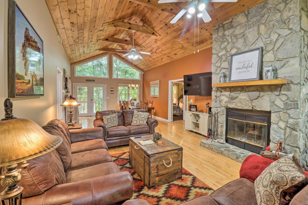 Rustic Red Cabin With Deck In Maggie Valley Club! Exterior foto